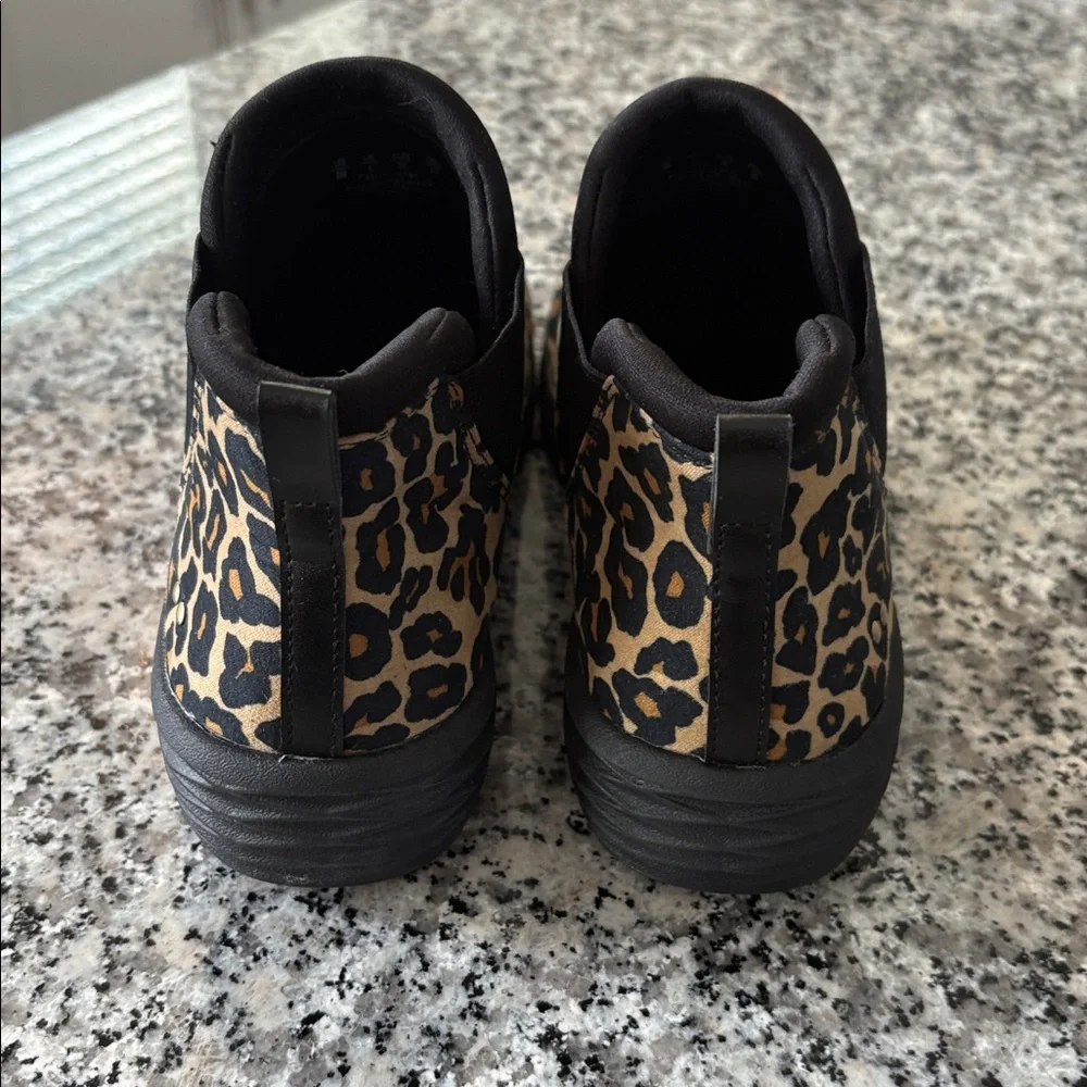 NWOT Ryka Water Repellent Leopard Print Ankle Booties - Size 8 - Picture 2 of 6